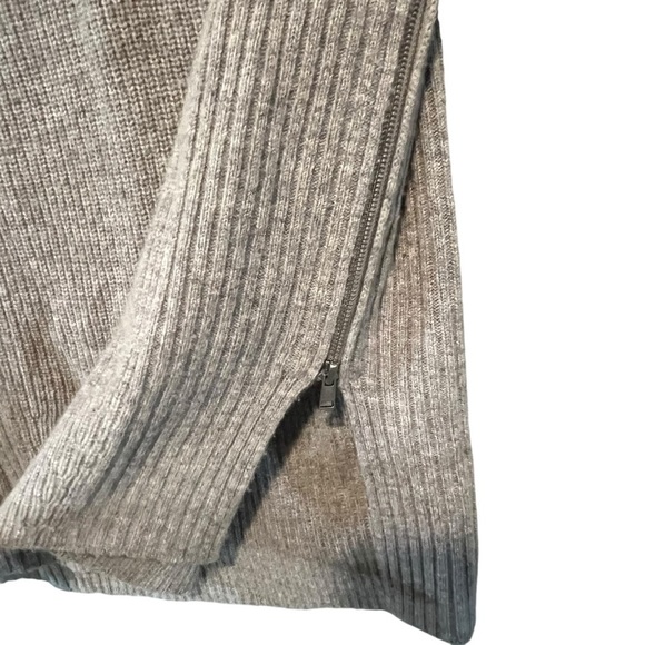 Vince Wool Cashmere Blend Ribbed Gray Sweater with Zipper Accents Medium - Picture 5 of 8